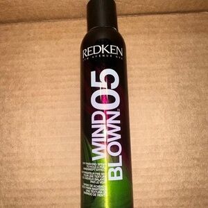 REDKEN WIND BLOWN 05 DRY FINISHING‎ SPRAY hair care